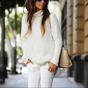 - ✨WHITE SWEATER MYSTERY BOX 📦✨NEW